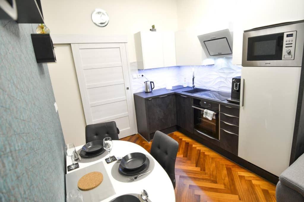 Brandly New Apartment Andel Prag Exterior foto